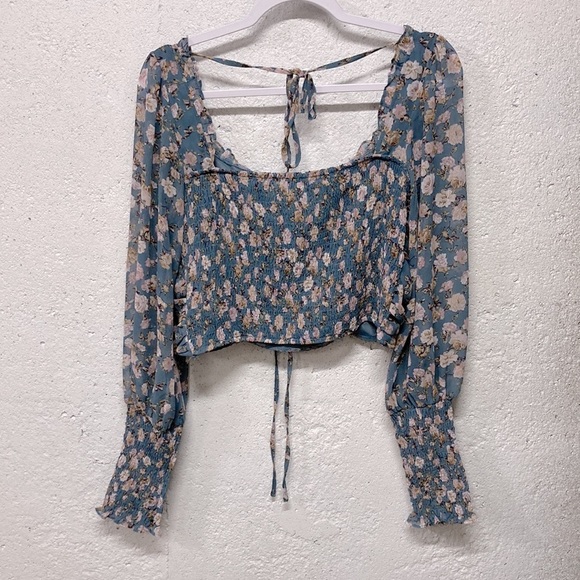 She + Sky size M Floral Blue Pink Crop Top Long Sheer Sleeve Smocked - Picture 3 of 8